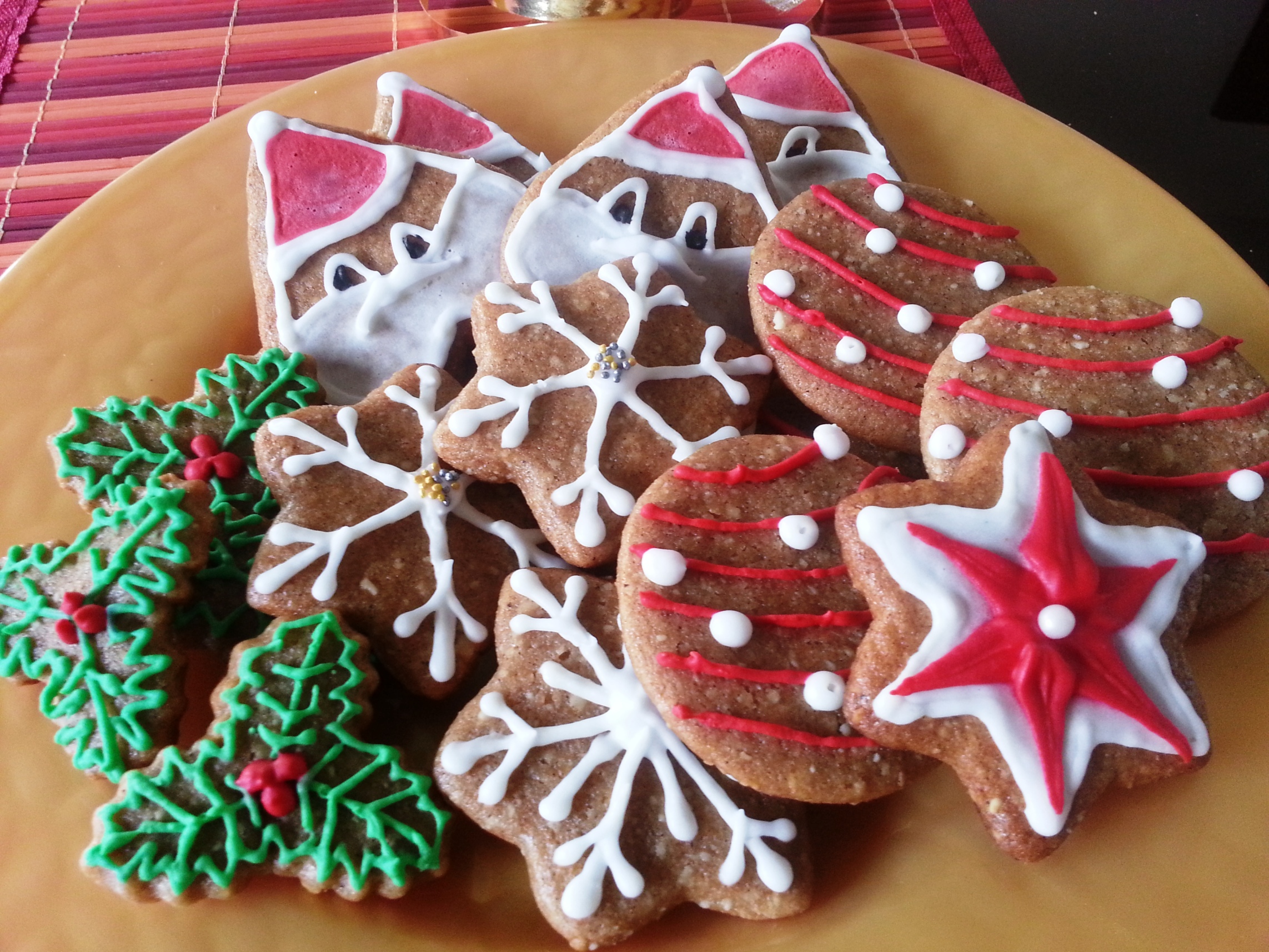Biscotti Di Natale Speziati.Biscotti Natalizi Speziati Pasticciando Con Rosy